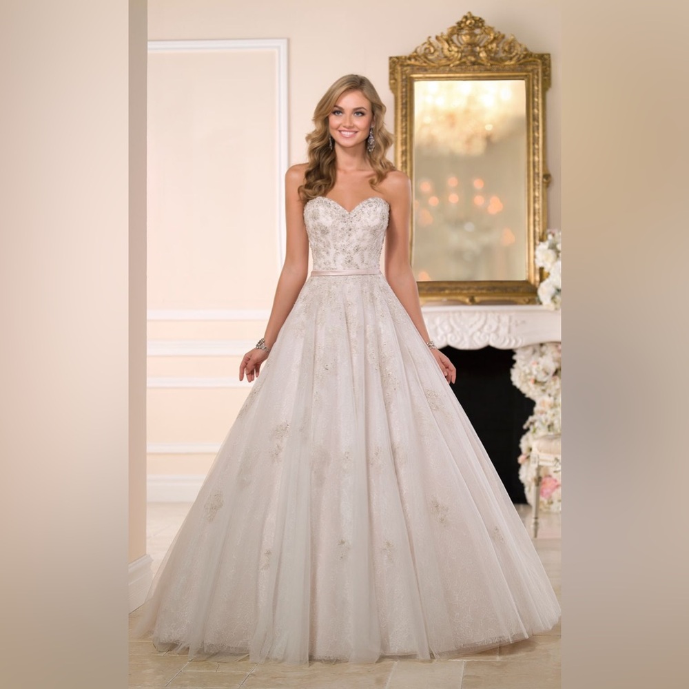 Size 6 Ivory Stella York Wedding Dress - Picture 2 of 14